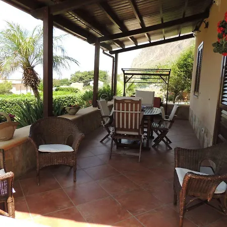 Ade Villa