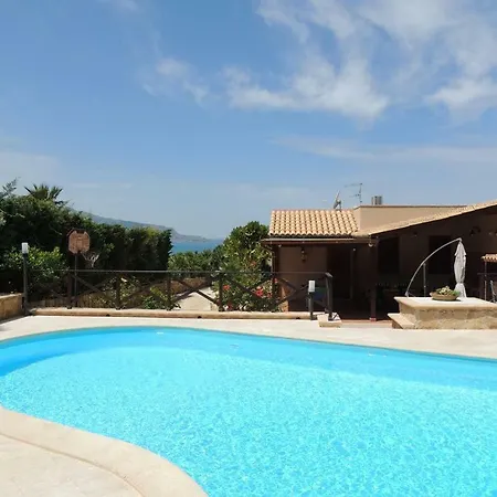 Ade Villa Custonaci