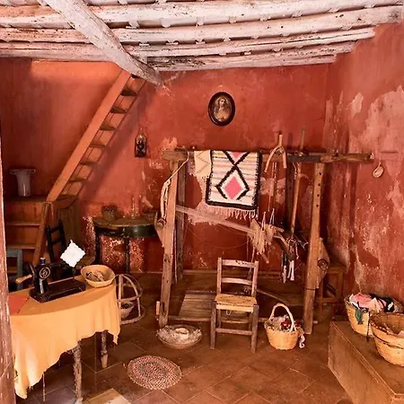 Ade Villa